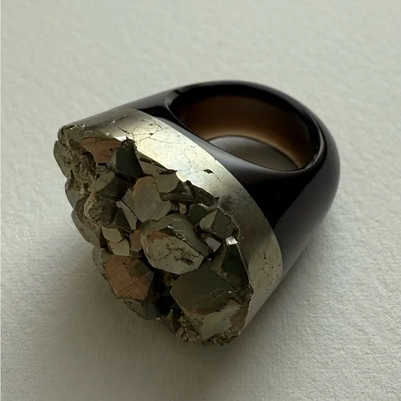 Pyrite Smoky Quartz Cocktail Statement Ring
Natural materials Handmade Brazil - Picture 7 of 7
